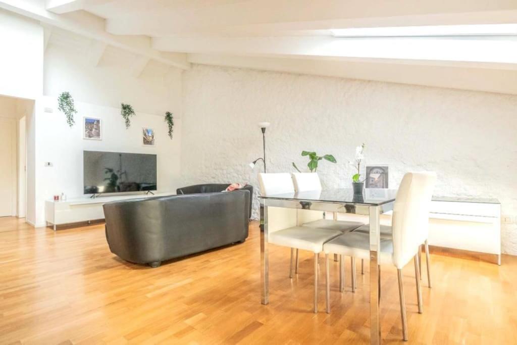 Penthouse Piazza San Giacomo Udine Exteriör bild
